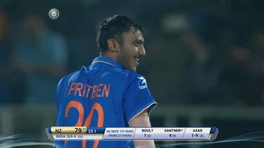 IND vs NZ 2016, 5th ODI: Mitchell Santner  Wicket