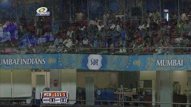 Match 54 MI vs RCB – Gayle's 5th Six