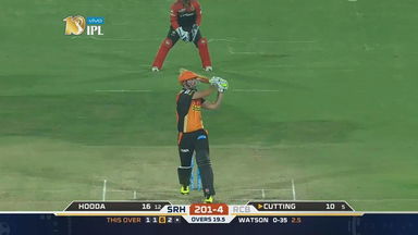 M1: SRH vs RCB – Ben Cutting Six