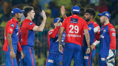 4 W W: Marsh bounces back to dismiss Jadeja, Dhoni in impressive last over