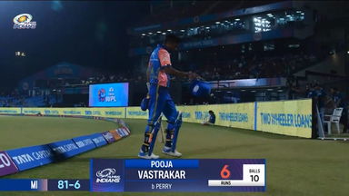 M19 - MI vs RCB: Pooja Vastrakar Wicket