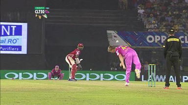 M13: KXIP vs NK –  Thisara Perera Wicket