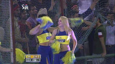 M11: KXIP vs CSK – Michael Hussey Six
