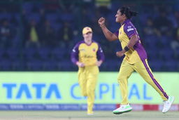 Early Strikes: Athapaththu dismisses openers Matthews, Bhatia inside Powerplay