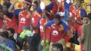 M8: RCB vs SRH – Amazing Moments