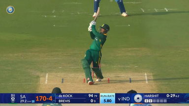 IND vs SA 2025, 3rd ODI: Quinton De Kock Six
