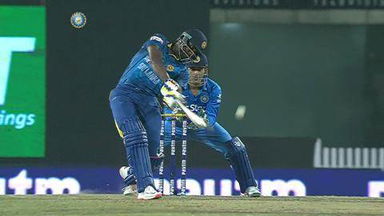 2ND T20I: IND vs SL – Thisara Perera Wicket