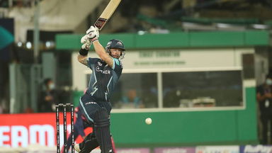 Matthew Wade's steady 35(30)