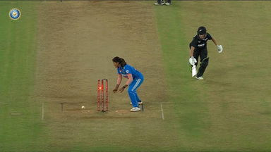 IND-W vs NZ-W 2024, 1st ODI: Eden Carson Wicket