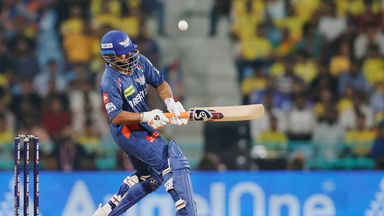 Pant doing Pant things: A Classic Reverse Ramp leaves Overton Stunned