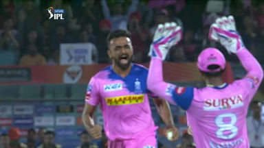 Unadkat goes full stretch - Catch marvellous