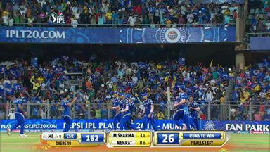 M57: CSK vs MI – Ashish Nehra Wicket
