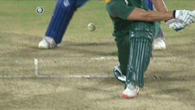 4TH ODI: IND vs SA – Farhaan Behardien Wicket