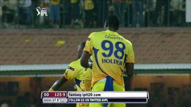 M64: CSK vs DD – Ashish Nehra Wicket