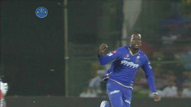 M8: RR vs KKR – Yusuf Pathan Wicket