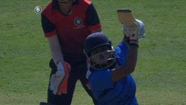 Women's Challenger Trophy 2017-18, Match 01: Ind Red vs Ind Blue - VR Vanitha's three big sixes