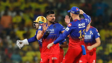 6 & OUT! Karn gets the better of Ravindra