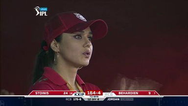 M39: KXIP vs RCB – Marcus Stoinis Six
