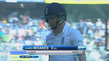IND vs ENG 2016 - 4th Test, day 5 : Chris Woakes Wicket
