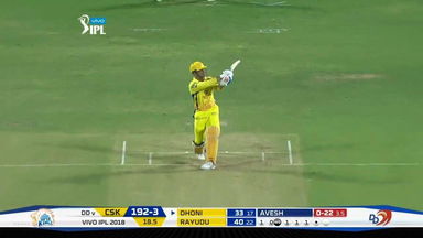 M30: CSK vs DD – MS Dhoni Six