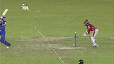 M52: KXIP vs RR – Brad Hodge Wicket