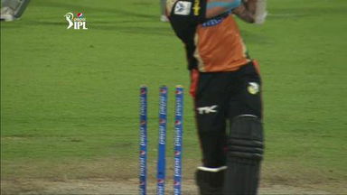 M9: KXIP vs SRH –  Dale Steyn Wicket