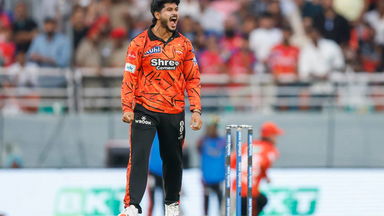 Boundary. Wicket next ball: Shivang does it TWICE to remove Priyansh-Prabhsimran