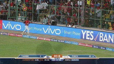 M44: RCB vs GL – Aaron Finch Six
