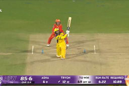 Six: Match 14, Gujarat Giants vs UP Warriorz, WPL 2026: Chloe Tryon Six