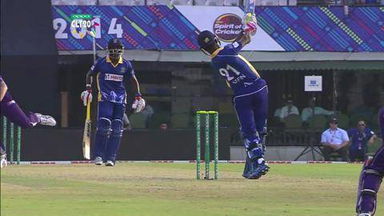 M16: HOB vs BT –  Akeal Hosein Wicket