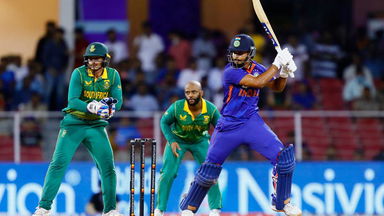 4, 4, 4: Shreyas Iyer takes on Tabraiz Shamsi