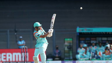 KL Rahul's nonchalant flick for a maximum