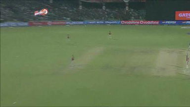 M32: DD vs KXIP – Johan Botha Wicket