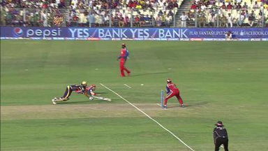 M49: KKR vs RCB – Yusuf Pathan Wicket