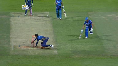 Fumbled, wrong call, Stoinis run-out