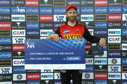 M49: KKR vs SRH  – VIVO perfect catch of the match – Kane Williamson