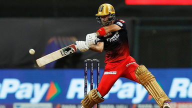 Max fun: Glenn 'Big Show' Maxwell's stroke-filled 40* (18)