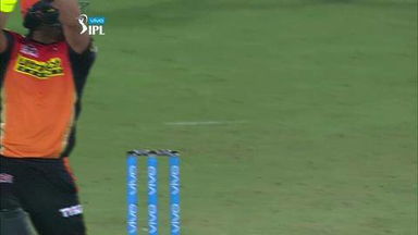 M34: SRH vs GL – Yuvraj Singh Wicket