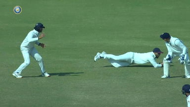 Ranji Trophy  2022/23: Nitish Rana's sharp catch to dismiss Prasad Pawar