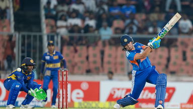 6,6,4,6: Richa goes berserk