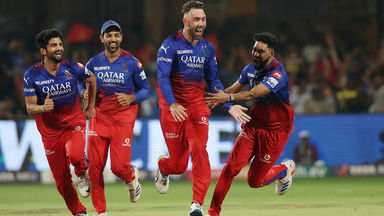 First ball HUGE wicket: Maxwell provides perfect start