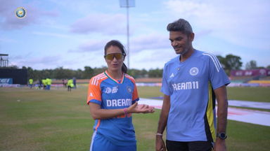 Bowling Coach Aavishkar Salvi chats with Renuka Singh Thakur