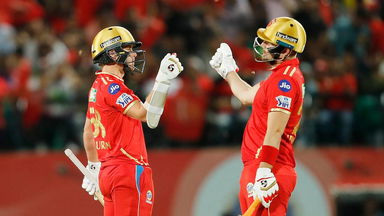 6, 6, 6: Livingstone, Curran keep the run-chase alive