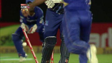M18: RR vs OT –  Hamish Rutherford b Shukla