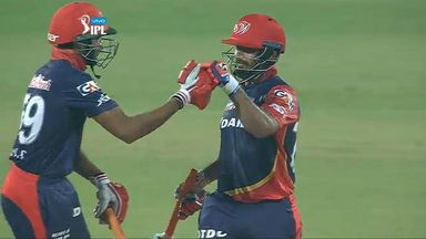 Pant tears apart Bhuvi - 4,4,6,6,6