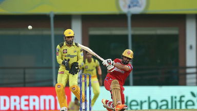 Creative! Prabhsimran unleashes switch-hit against Jadeja