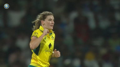 IND-W vs AUS-W 2023-24, 3rd T20I: Fall of Wickets