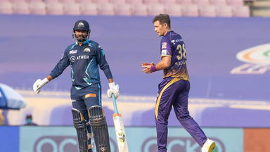 Tim Southee's effective economical spell of 3/24