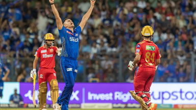 PLUMB: Arjun Tendulkar's cracking yorker to dismiss Prabhsimran Singh