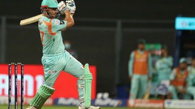 Super Stoinis almost takes LSG over line